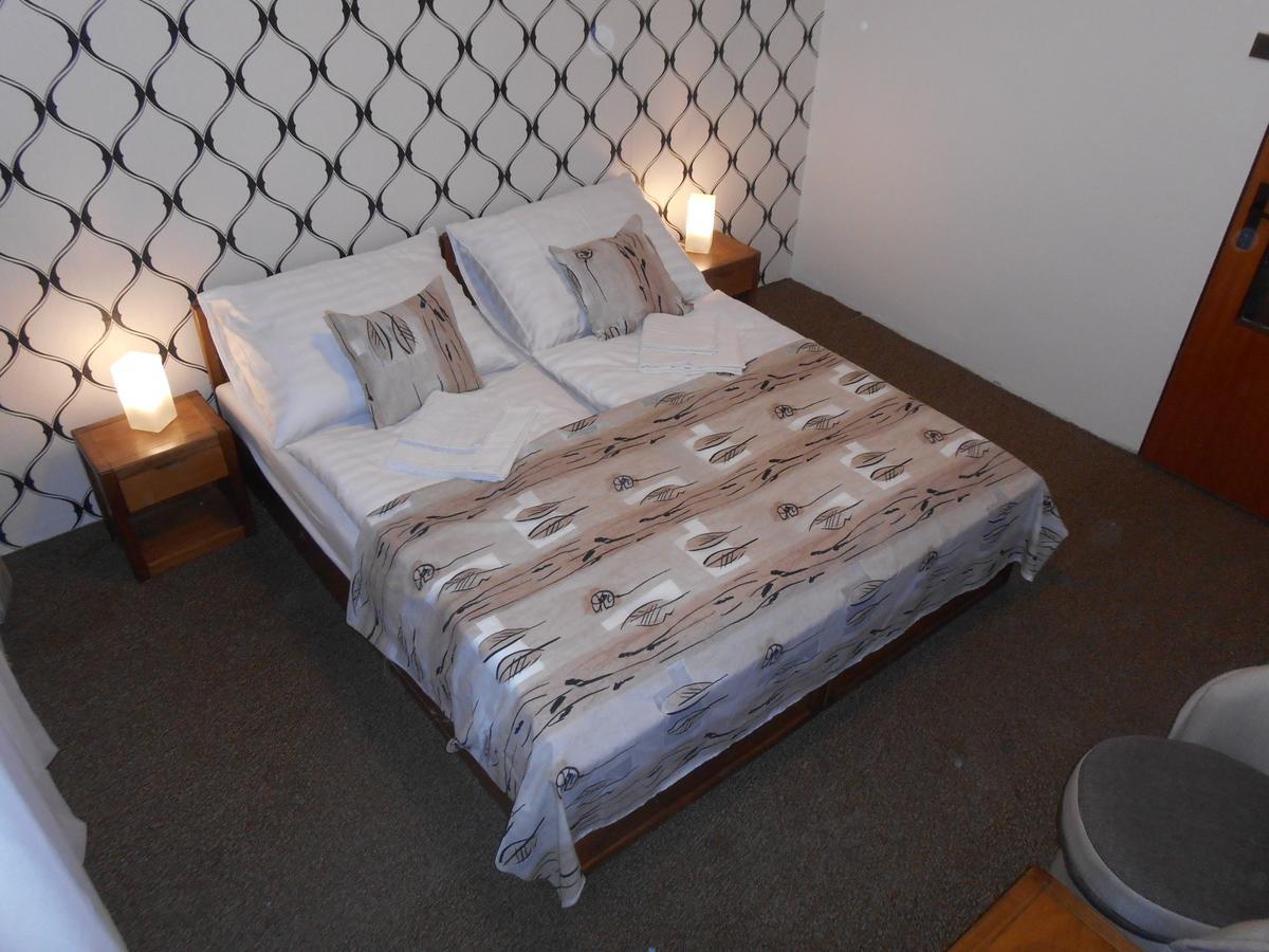 Hotel Bitov Luaran gambar