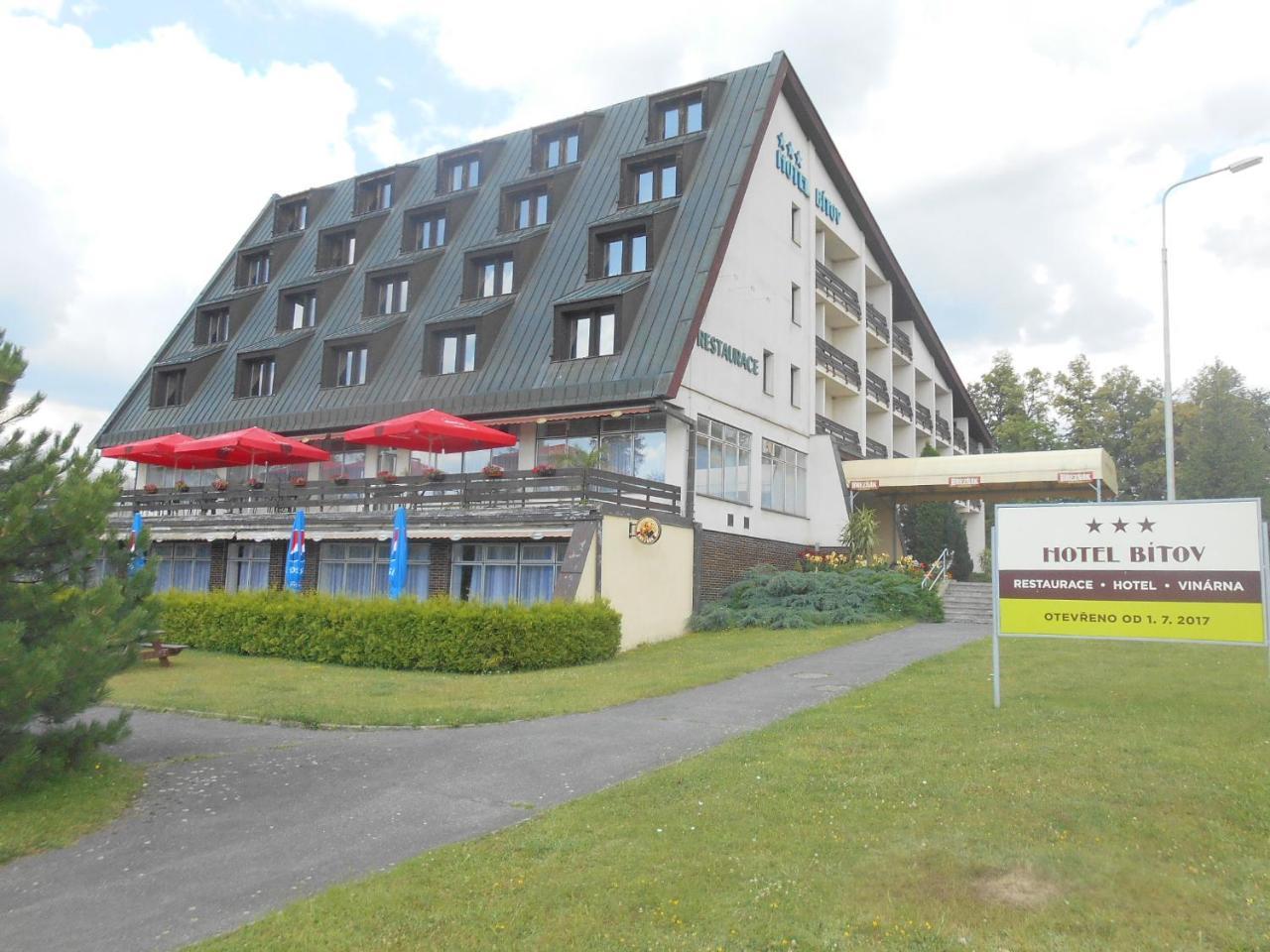 Hotel Bitov Luaran gambar